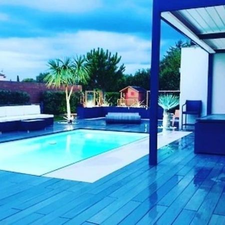 Villa Maison De Vacances Contemporaine Avec Piscine Vedène Exterior foto